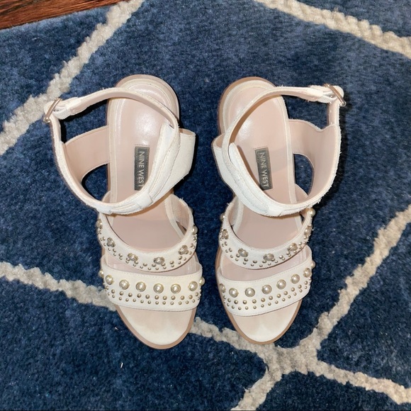 Barely worn Nine West pearl studded sandals - Picture 3 of 6